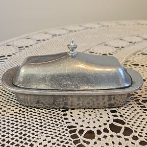 Wilton covered butter dish